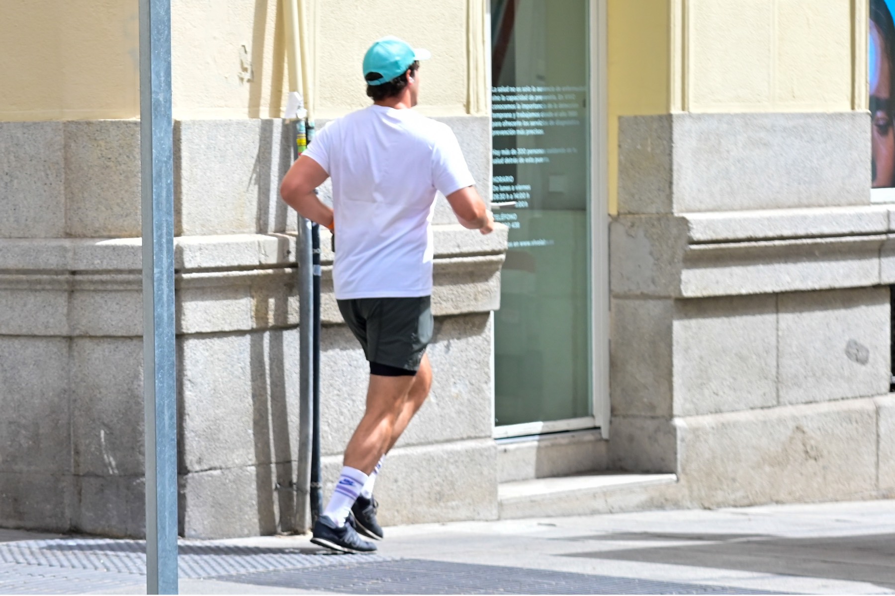 Iñigo Onieva haciendo footing por las calles de Madrid/ Gtres