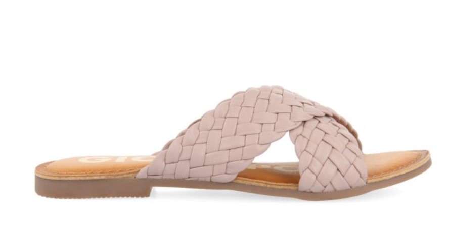 Gioseppo nos enamora con las sandalias trenzadas que son cómodas y bonitas