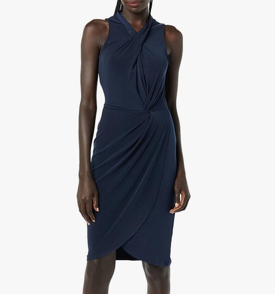 El vestido con cuello doblado de Amazon que ya llevan todas las pijas