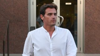 Albert Rivera en el tanatorio de su padre en Málaga. 2023/ Gtres