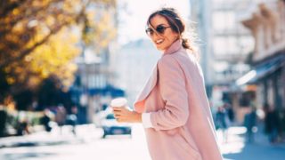 Las expertas en moda nos cuentan cuáles son las prendas que no vas a necesitar cuando termine el verano