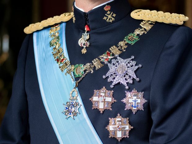 Detalle del collar de la Gran Orden de Carlos III / Gtres