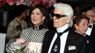 Karl Lagerfeld y Carolina de Mónaco. (Foto: Gtres)