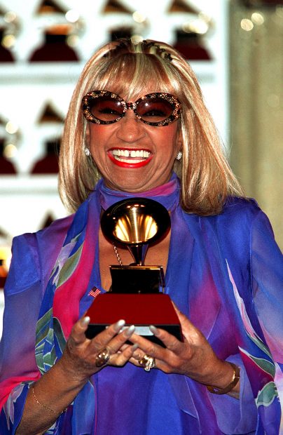 Celia Cruz recogiendo un premio / GTRES