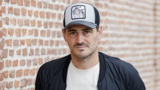 Iker Casillas con el rostro serio. (Foto: Gtres)