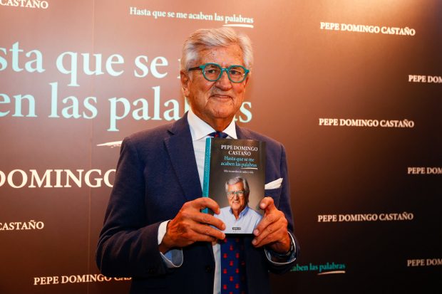 Pepe Domingo presentando su libro / GTRES