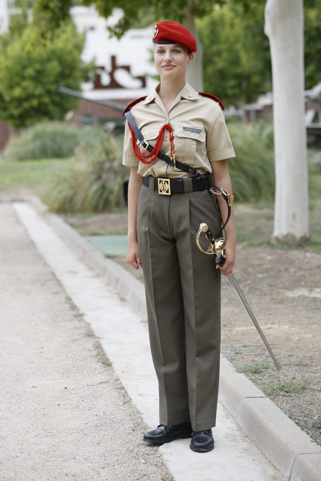 la princesa leonor debuta en la recepción del día de la hispanidad sin