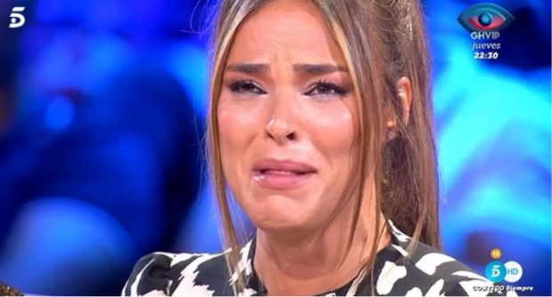Marta Peñate llorando en Telecinco / 'GH VIP'