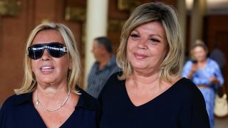 Terelu Campos y Carmen Borrego en el tanatorio de Tres Cantos / Gtres