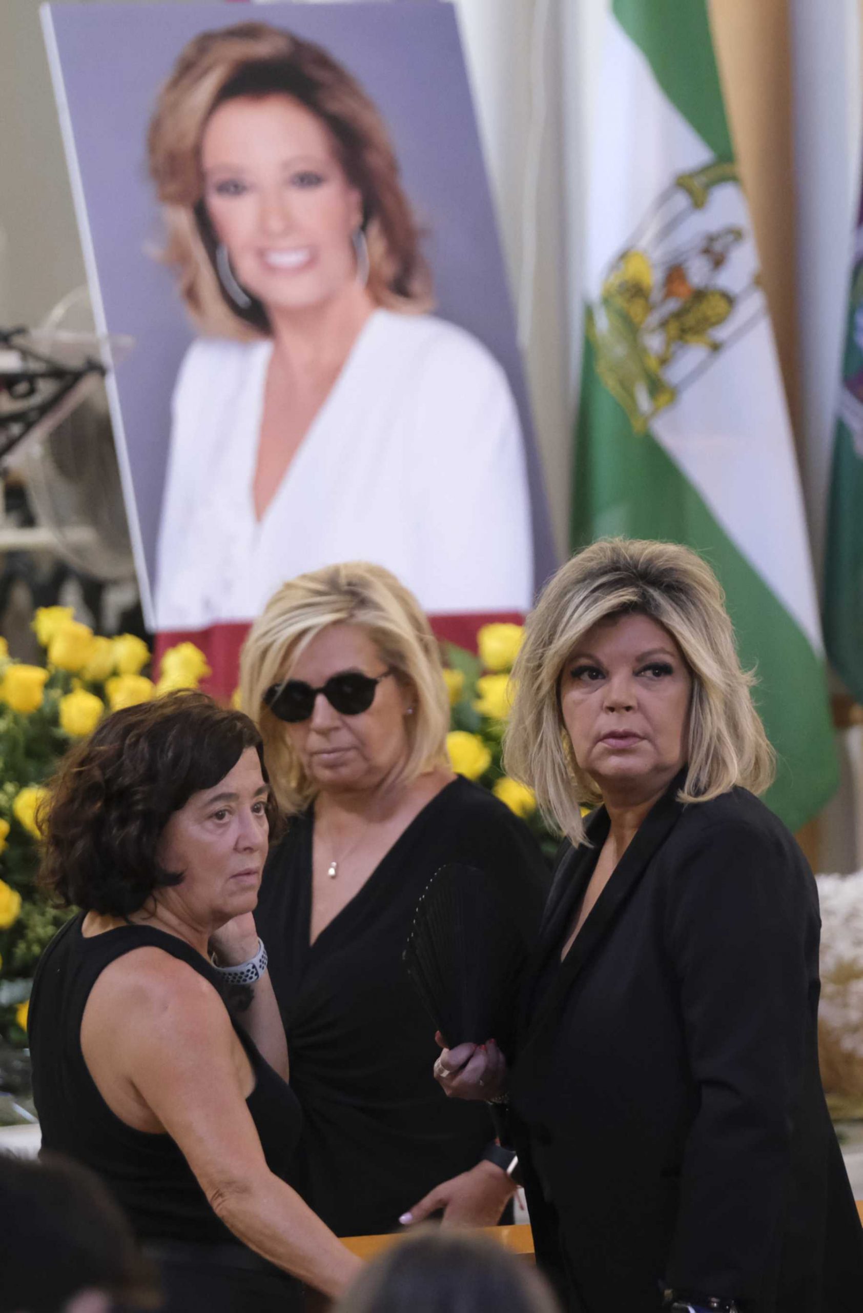 Terelu Campos y Carmen Borrego en la misa funeral en su madre / Gtres