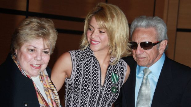 Shakira junto a sus padres / Gtres