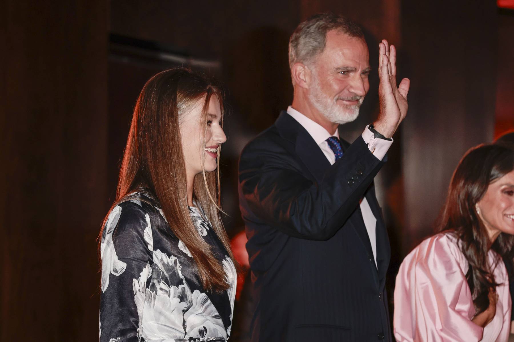 El Rey Felipe y la princesa Leonor a su llegada al concierto de los Premios Princesa de Asturias / Gtres 