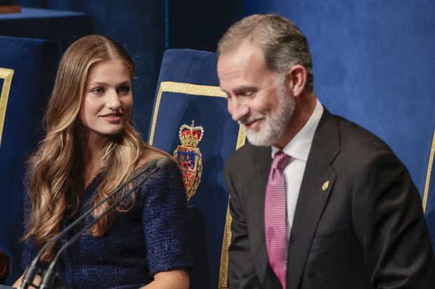 Princesa Leonor vestido, Leonor Asturias premios, Leonor Felipe Asturias,