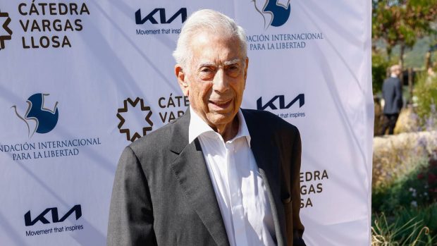 Mario Vargas Llosa Isabel Preysler, Mario Vargas Llosa Isabel Preysler libro, Mario Vargas Llosa le dedico mi silencio