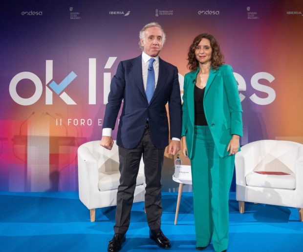 Isabel Díaz Ayuso traje chaqueta verde, Isabel Díaz Ayuso verde, Isabel Díaz Ayuso traje femenino,