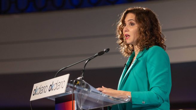 Isabel Díaz Ayuso traje chaqueta verde, Isabel Díaz Ayuso verde, Isabel Díaz Ayuso traje femenino,