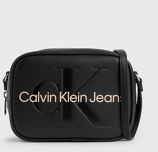 Calvin Klein se adelanta al Black Friday: la oferta flash para conseguir su bolso viral