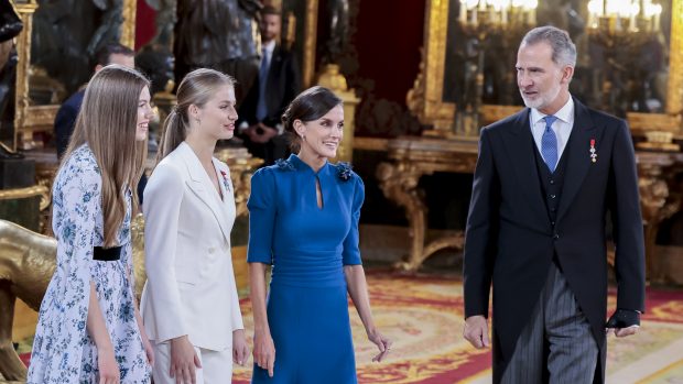 Infanta Sofía vestido alquilado, Infanta Sofía constitución, Leonor jura