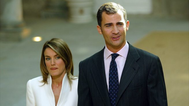 reina letizia boda, reina letizia traje compromiso, reina letizia anecdotas comprimios, reina letizia terelu campos,