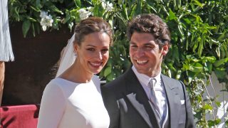 El torero Cayetano Rivera Ordóñez con la presentadora y ex miss Eva González durante el día de su boda en Mairena de Alcor, Sevilla / Gtres