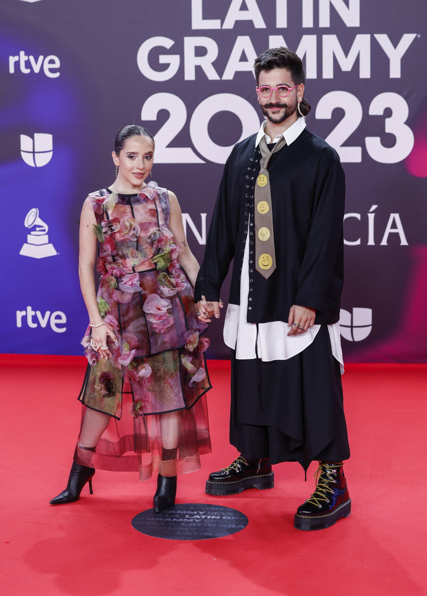 Eva Luna y Camilo en en los Premios Grammy