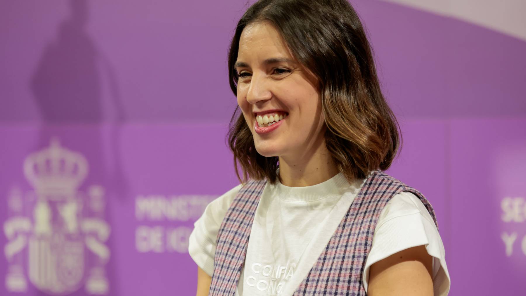 El Polémico Mensaje De La Camiseta De Irene Montero En Su Salida Del Ministerio De Igualdad 6793