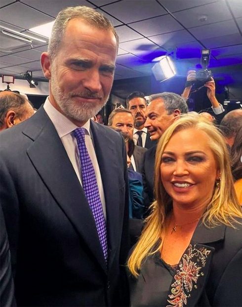 Belén Esteban junto al Rey Felipe VI / Redes sociales