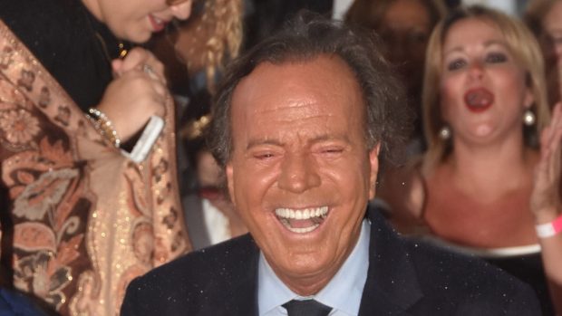 Julio Iglesias hijo, celos julio iglesias,