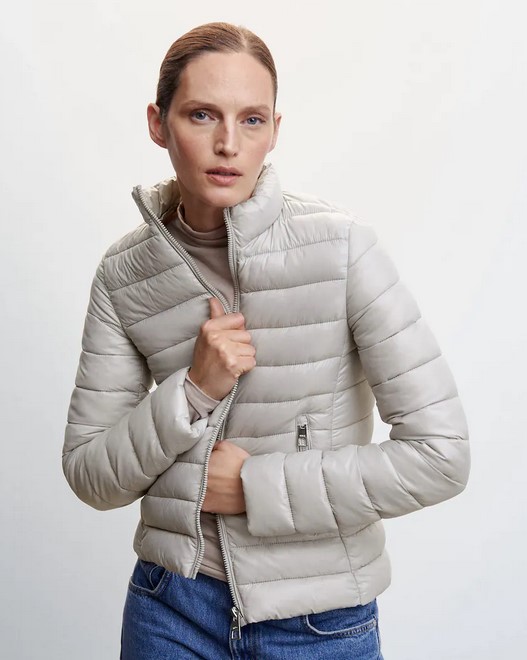 Mango Outlet tiene el abrigo acolchado más buscado del invierno rebajado: llévatelo por 31 euros