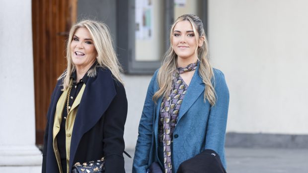 Susana Uribarri junto a su hija, Susana Uribarri bautizo, Ana Obregón bautuzo Ana Sandra