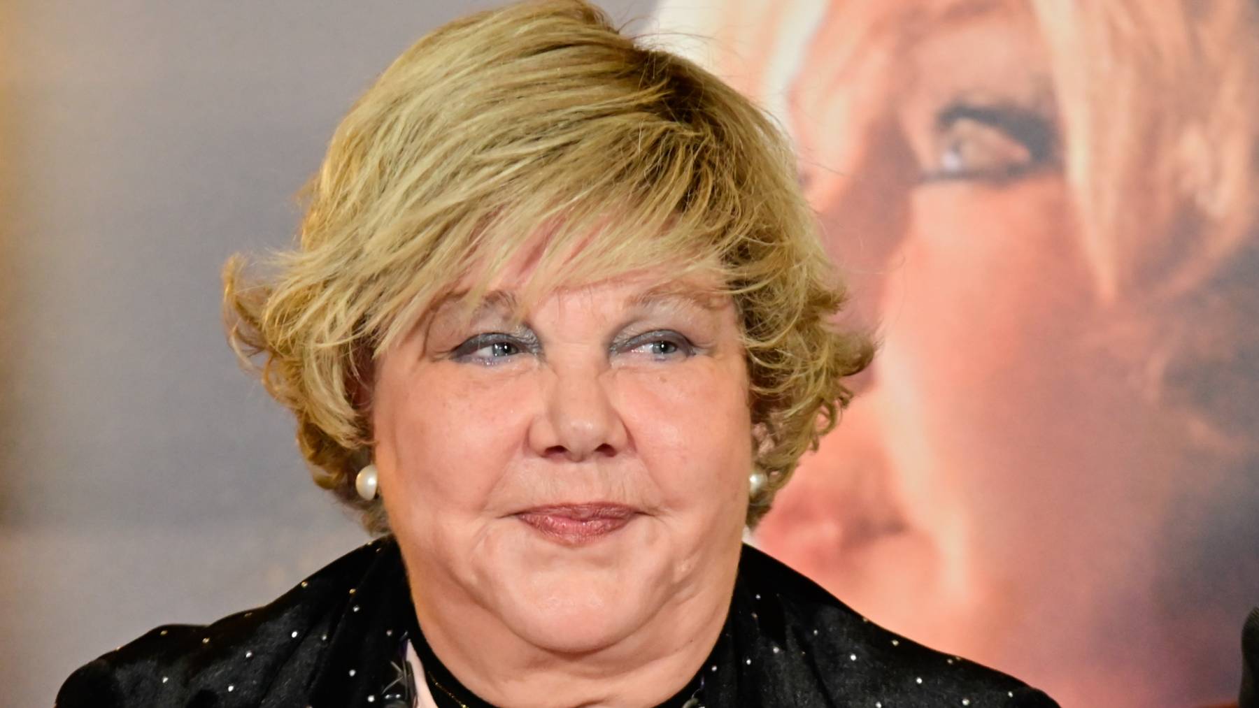 Karina preocupa a todos con su último mensaje: Me van a hacer una operación