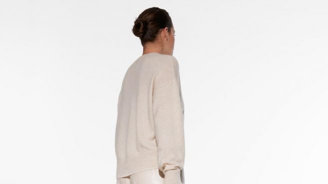 Es 100% cashmere y vale menos de 30 euros: Oysho tiene el chollazo de estas rebajas