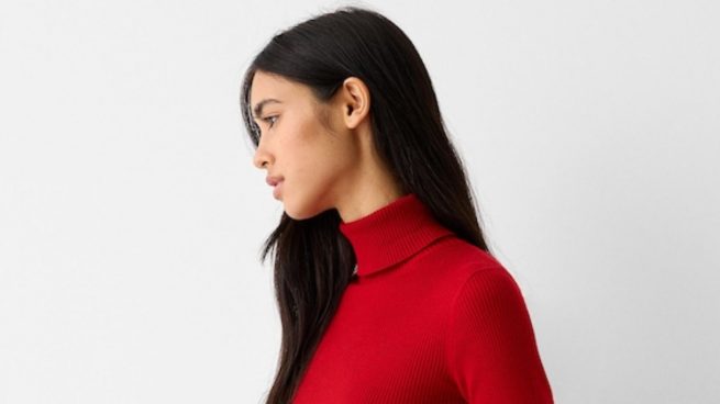 Este es el bolso rojo de Bershka que está enloqueciendo a las redes: en cuanto lo veas lo vas a necesitar