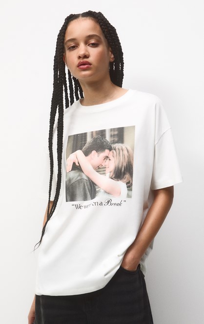 Pull and bear camiseta friends 2025