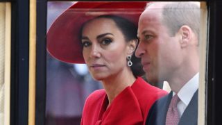 Kate Middleton y el príncipe Guillermo llegando a un acto/ Gtres