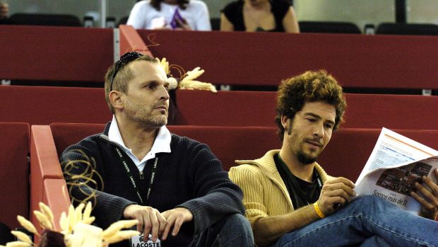 miguel bosé confiesa que no se viene a vivir a españa, miguel bosé icono lgtbiq+