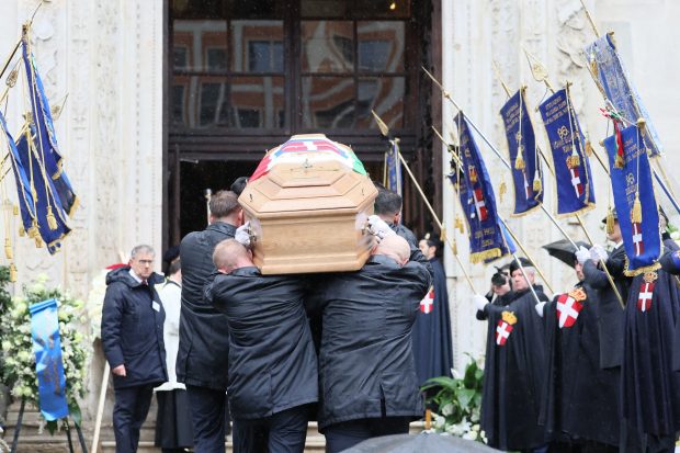 Funeral de Víctor Manuel de Saboya, principe napoles, muere victor manuel saboya, 