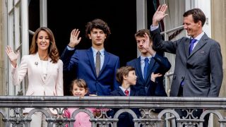 El príncipe Joaquín de Dinamarca con sus hijos. / Gtres