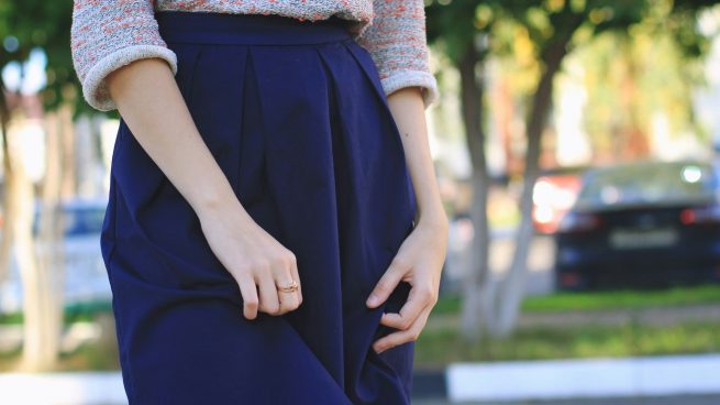Vuelven a Zara las faldas de moda: dan el toque de color que necesitan tus looks esta primavera