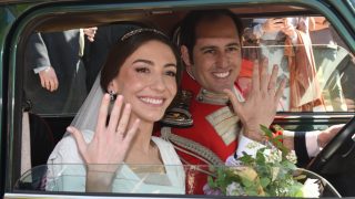 Javier Solís y Alejandra García recién casados/ Gtres.