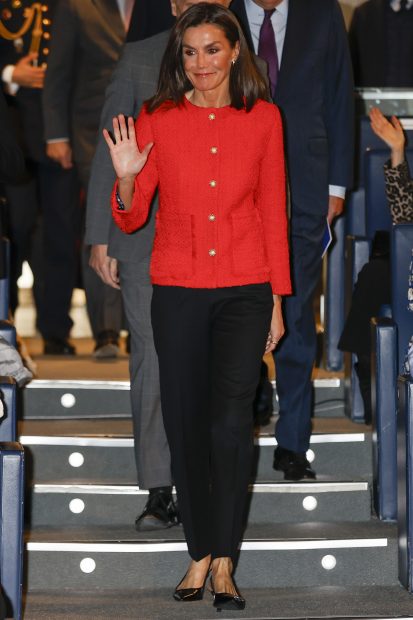 Reina Letizia, chaqueta roja