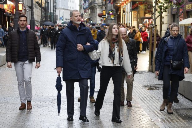 los reyes en semana santa, la familia real en semana santa