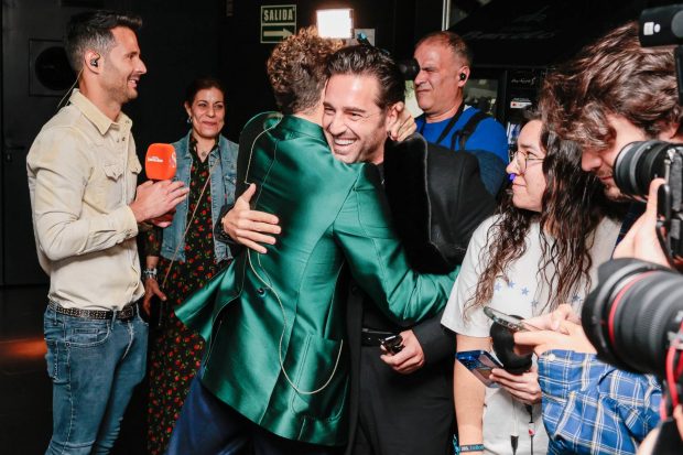 Bisbal y Bustamante abrazo, Bustamante OT, Bisbal entradas, Bisbal conciertos, David Bustamante pueblo