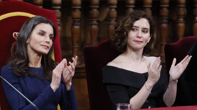 Las coincidencias de estilo entre la Reina Letizia e Isabel Díaz Ayuso