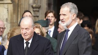 Juan Carlos I, junto al Rey Felipe VI. (Foto: Gtres)