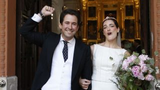 Felipe Benjumea y María de Chiris, saliendo de la iglesia. (Foto: Gtres)