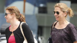 Infanta Cristina y Alexia de Grecia en Barcelona. (Foto: Gtres)