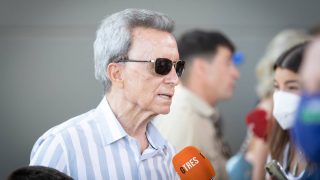 José Ortega Cano atendiendo a la prensa. (Foto: Gtres)