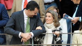 Felipe VI y Letizia siempre se han mostrado cómplices en los toros.(Foto: Gtres)