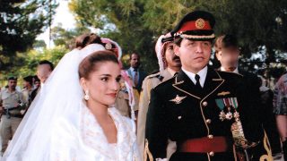 Rania de Jordania, el día de su boda. (Foto: Gtres)